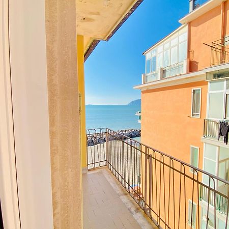 Sea View Apartment 5 Mt From The Beach 萨莱诺 外观 照片