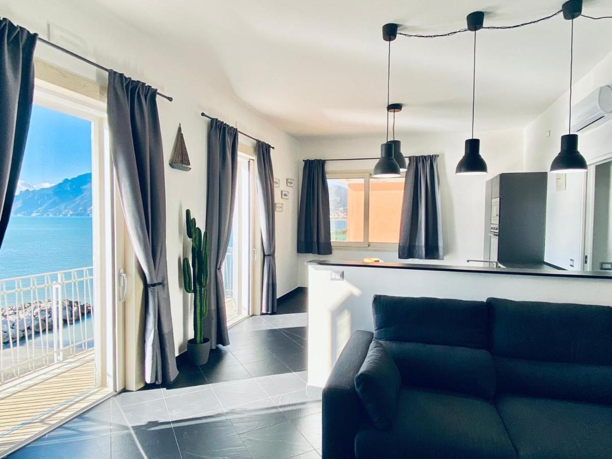 Sea View Apartment 5 Mt From The Beach 萨莱诺 外观 照片